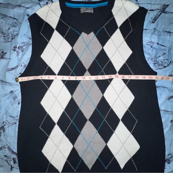 Men's XG V-Neck Argyle Sweater Vest - Black, White, Gray - Picture 6 of 8